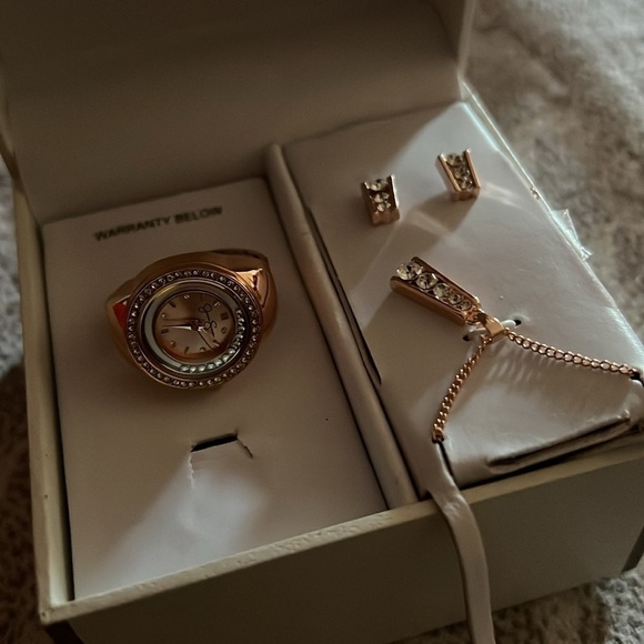 Jessica Simpson Rose Gold Crystal 3 Piece Set Ring Watch + Necklace & Earrings - Picture 12 of 12